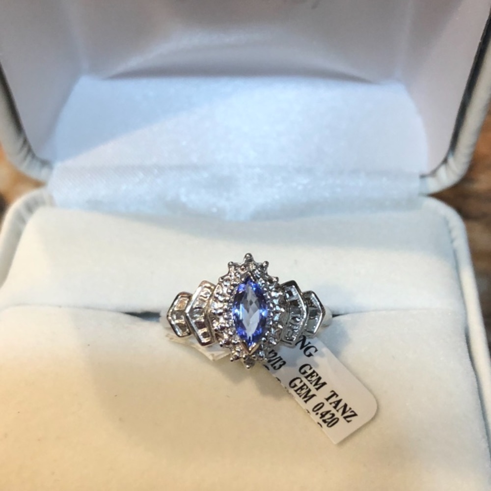 ❌❌SOLD❌❌Tanzanite and diamond ring NWT